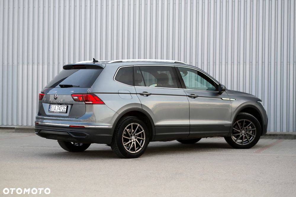 Volkswagen Tiguan - 12