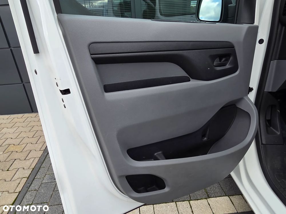 Opel Vivaro - 25