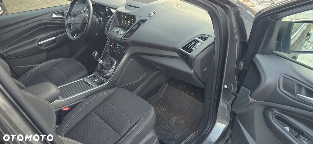 Ford Kuga 1.5 EcoBoost 2x4 Business Edition - 17