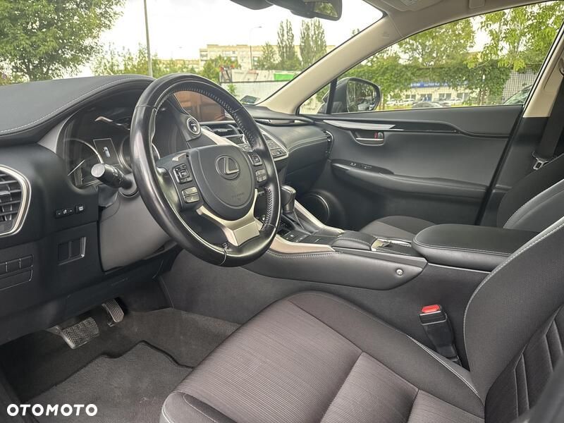 Lexus NX 300h Business Edition AWD - 11