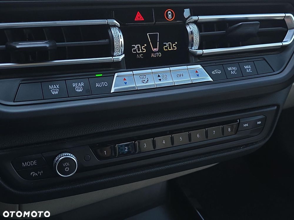 BMW Seria 2 216d - 21