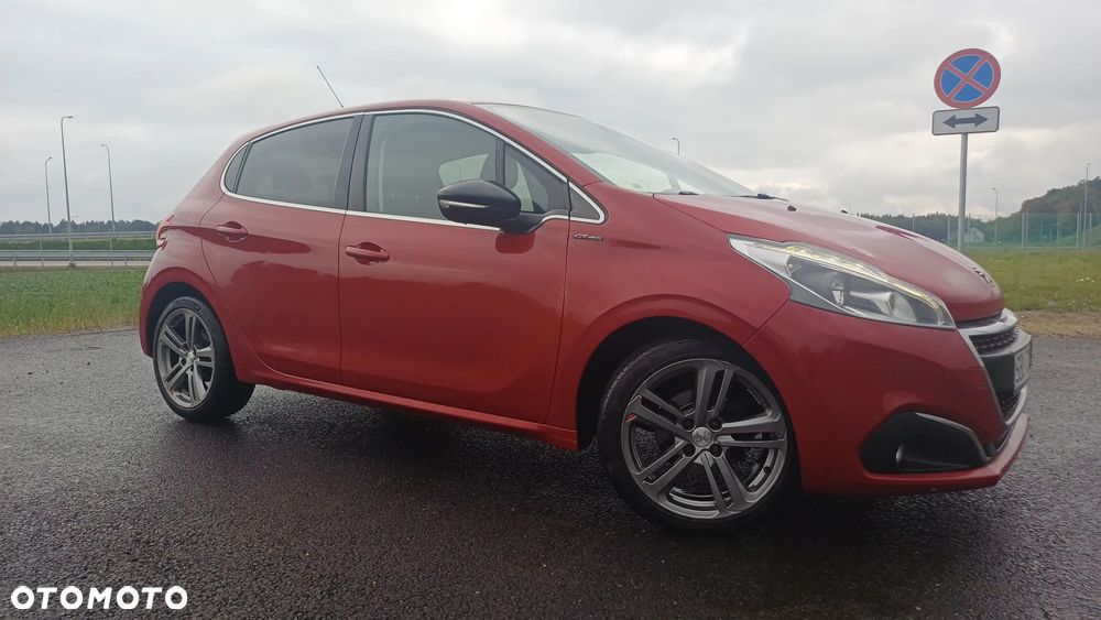 Peugeot 208 - 23