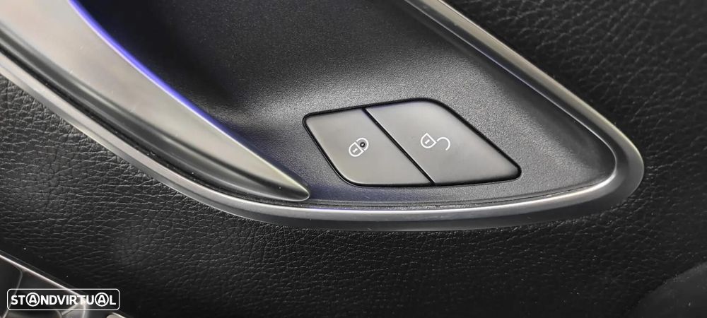Mercedes-Benz E 220 d Avantgarde - 48