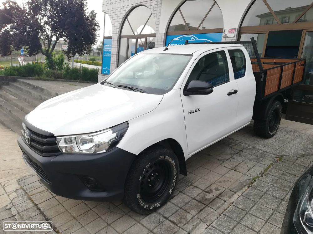 Toyota Hilux 2.4 D-4D Xtra-Cab 4WD - 1