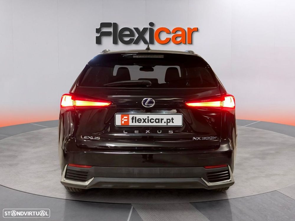 Lexus NX 300h Executive - 8