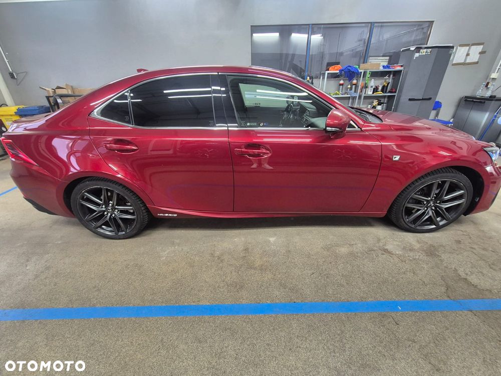 Lexus IS 300h F Sport EU6 - 4