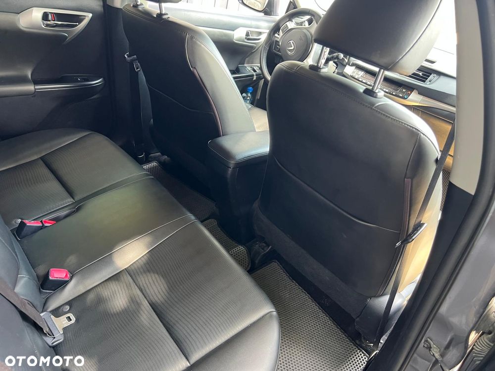 Lexus CT - 4
