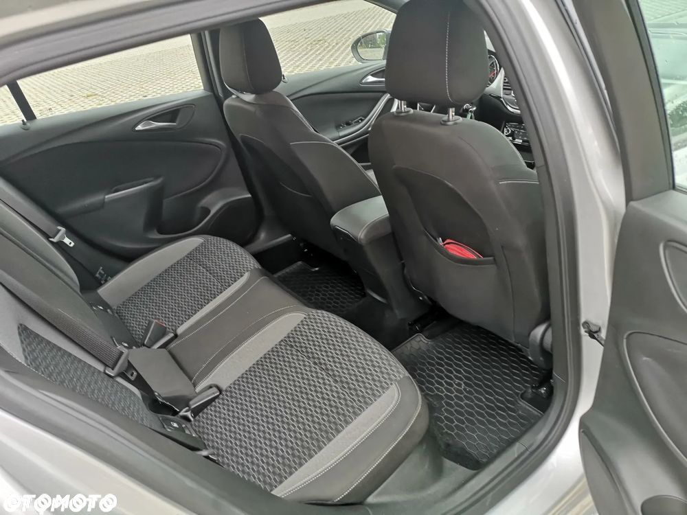 Opel Astra 1.2 T Elegance S&S - 11