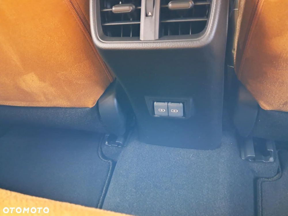 Lexus UX 300h Business - 21