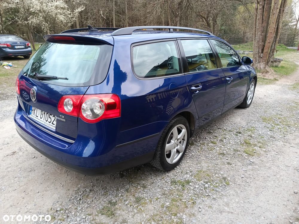 Volkswagen Passat - 14