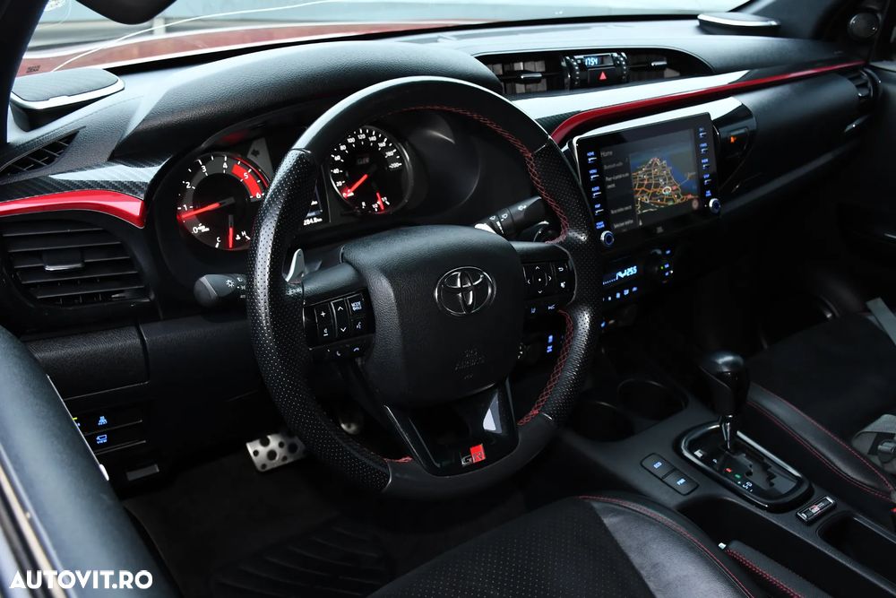 Toyota Hilux 4x4 Double Cab A/T Invincible - 36