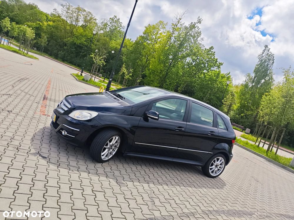 Mercedes-Benz Klasa B 200 CDI Special Edition - 24