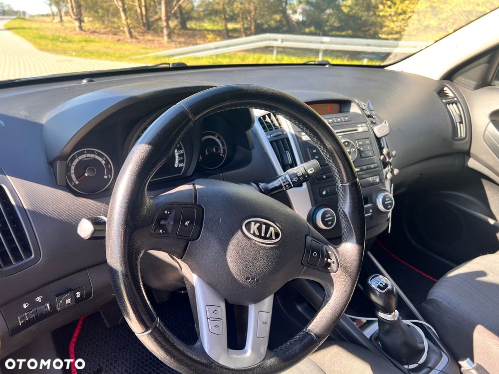 Kia Ceed - 7