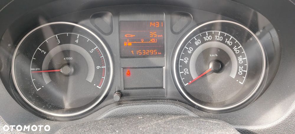 Peugeot 301 1.2 Pure Tech Active - 11