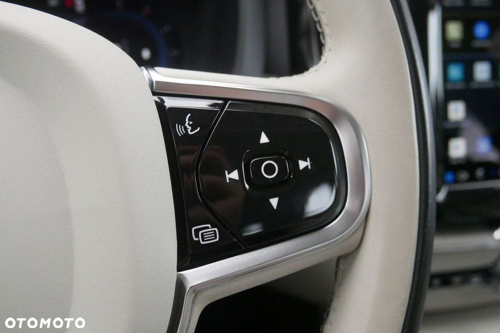Volvo XC 60 B4 D AWD Plus Bright - 28