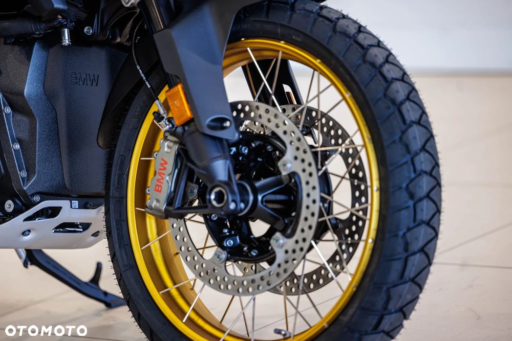 BMW R - 8