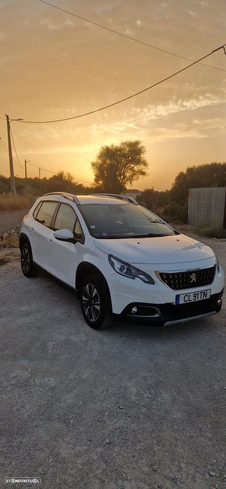 Peugeot 2008 1.2 PureTech Allure - 1