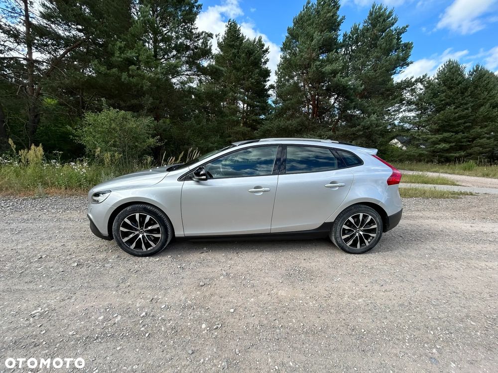 Volvo V40 T3 Drive-E R-Design Momentum - 1