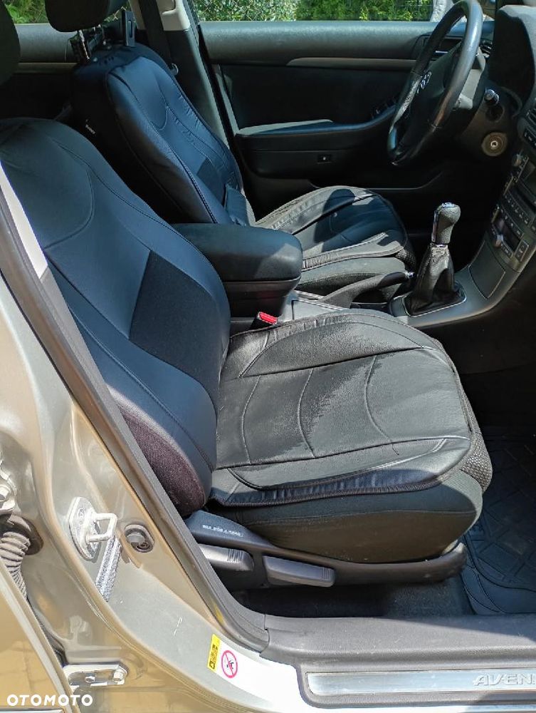 Toyota Avensis - 10