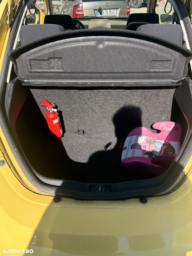 Volkswagen New Beetle 1.6 - 9