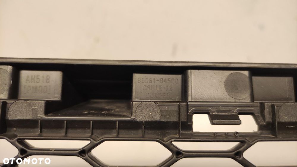 KRATKA ZDERZAKA ŚRODKOWA HYUNDAI I30 III LIFT 86561-G4500 20-24 - 5