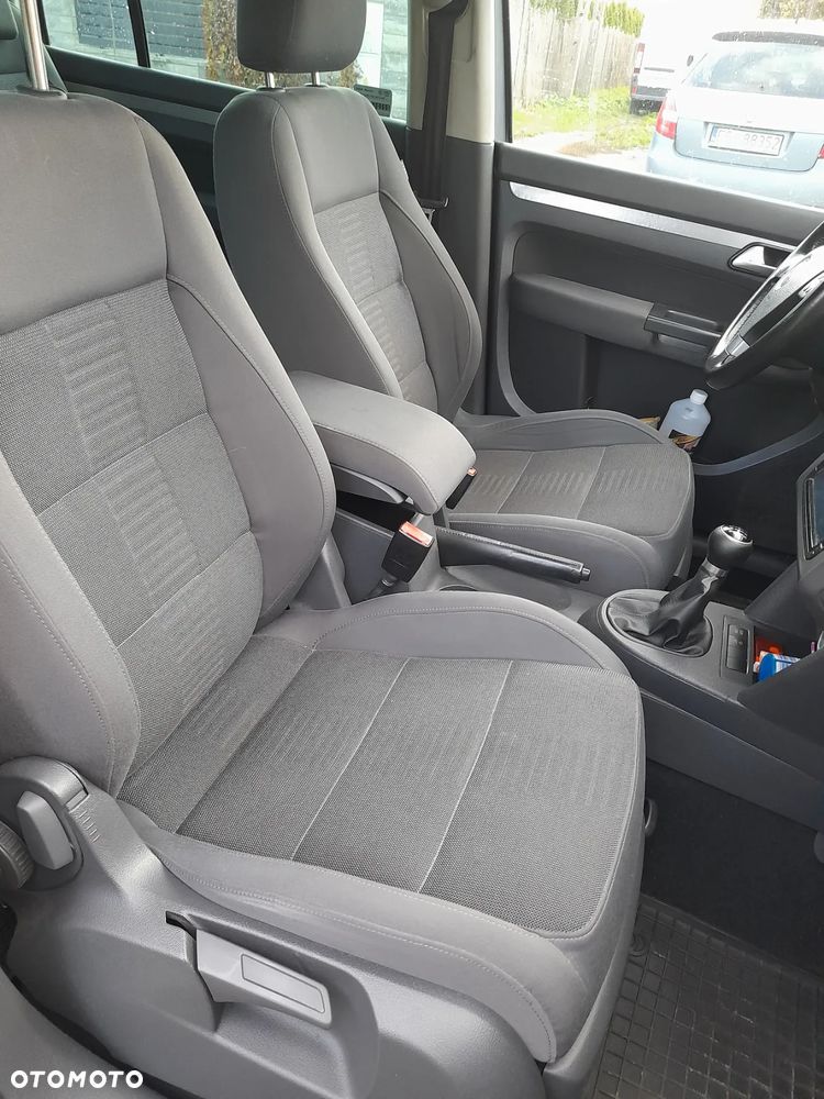 Volkswagen Touran 2.0 TDI Trendline - 12