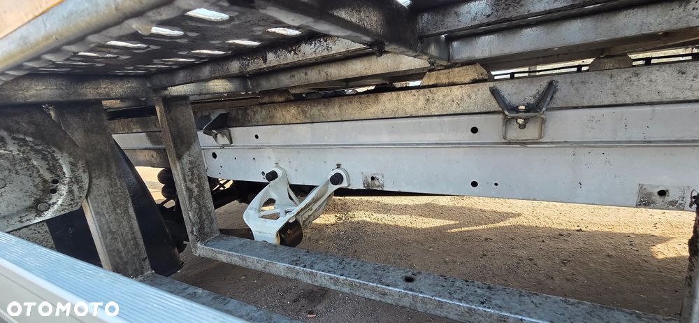 Mercedes-Benz Sprinter - 33