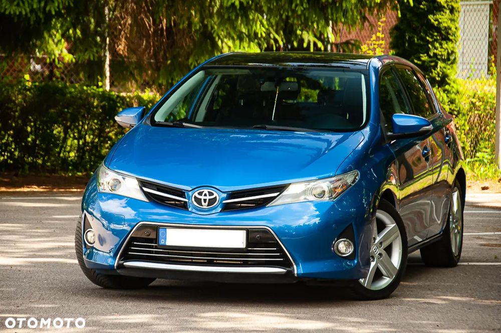Toyota Auris 2.0 D-4D Executive - 1