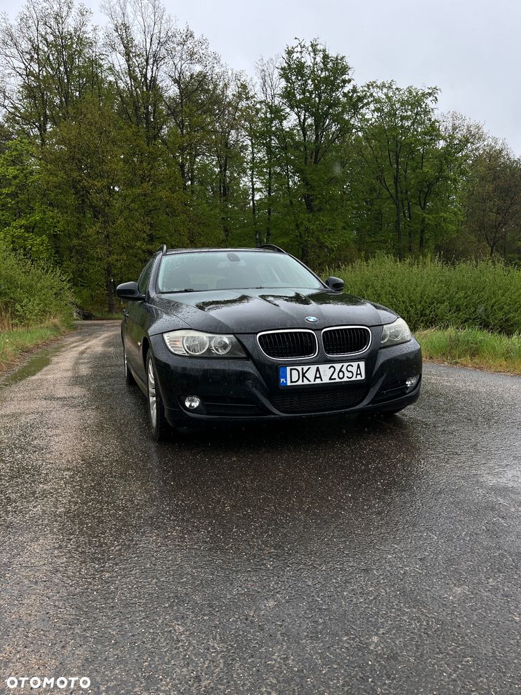 BMW Seria 3 318d DPF - 1