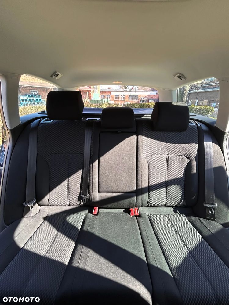 Volkswagen Passat Variant - 25