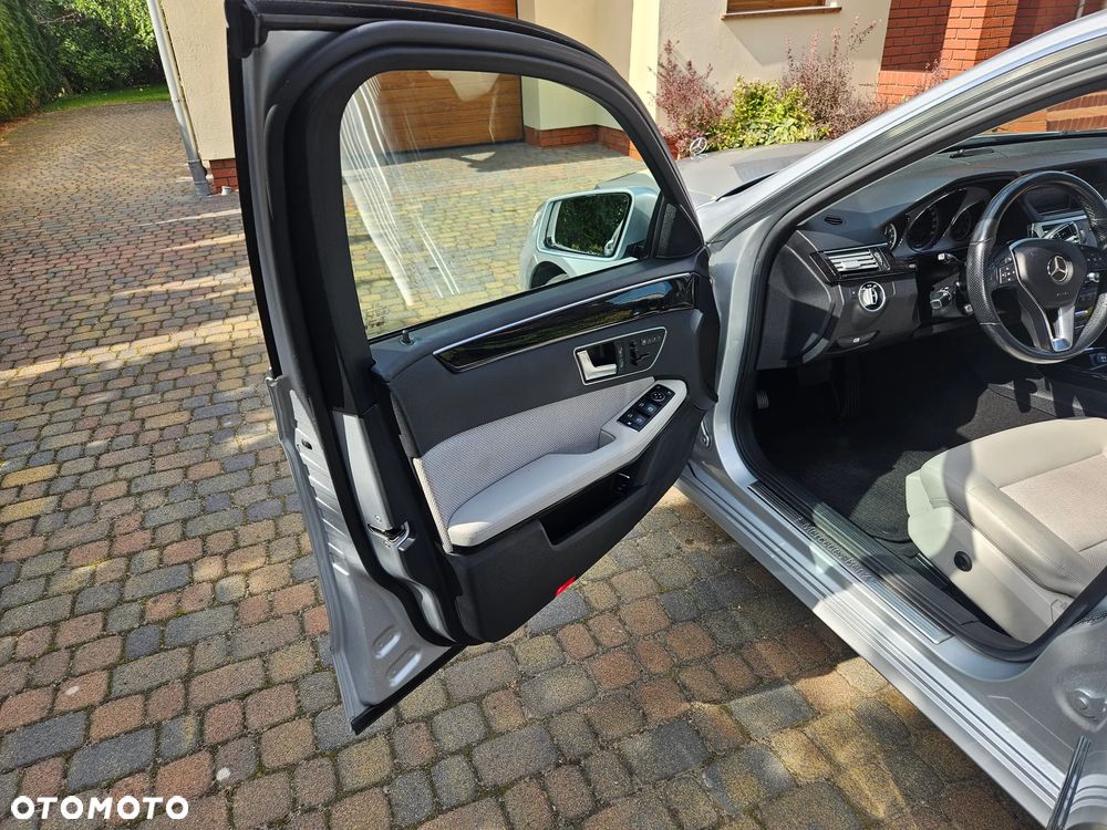 Mercedes-Benz Klasa E 350 4Matic BlueEFFICIENCY 7G-TRONIC - 16