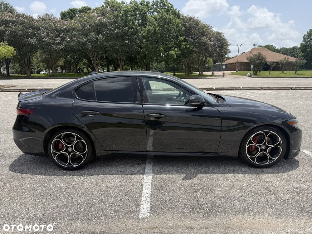 Alfa Romeo Giulia 2.0 Turbo 16V AT8 Veloce - 4