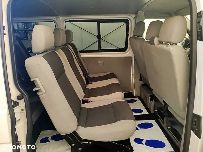 Volkswagen Caravelle - 37
