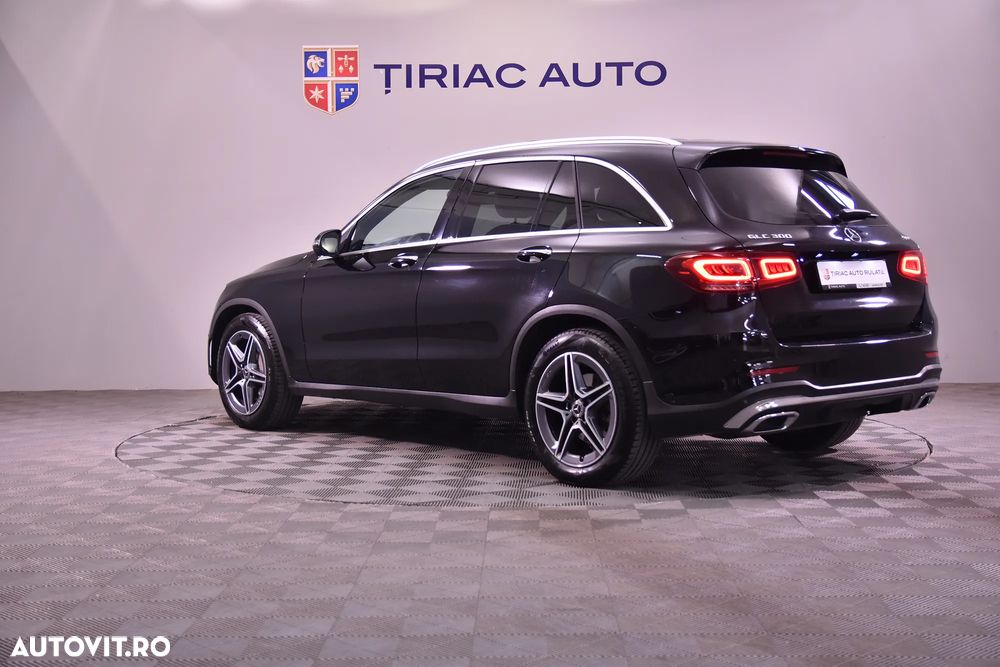 Mercedes-Benz GLC 300 4Matic 9G-TRONIC AMG Line - 3