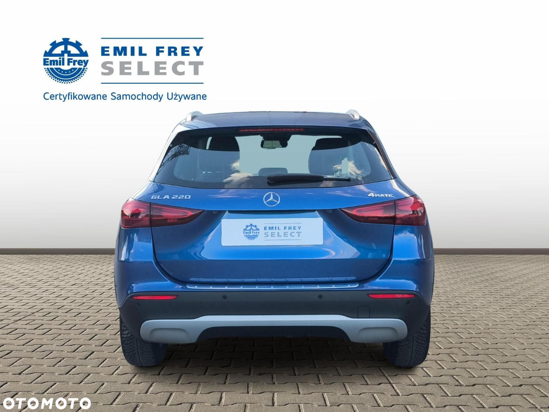 Mercedes-Benz GLA - 4