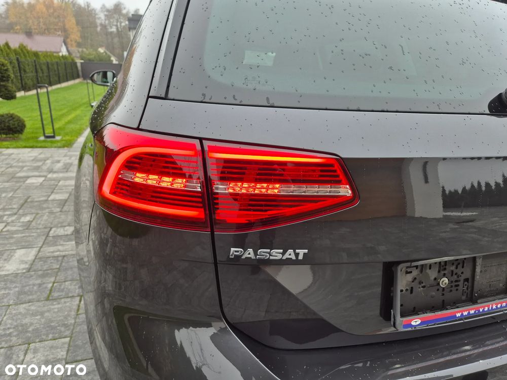 Volkswagen Passat - 16