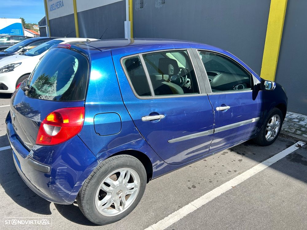 Renault Clio 1.2 16V Confort - 4
