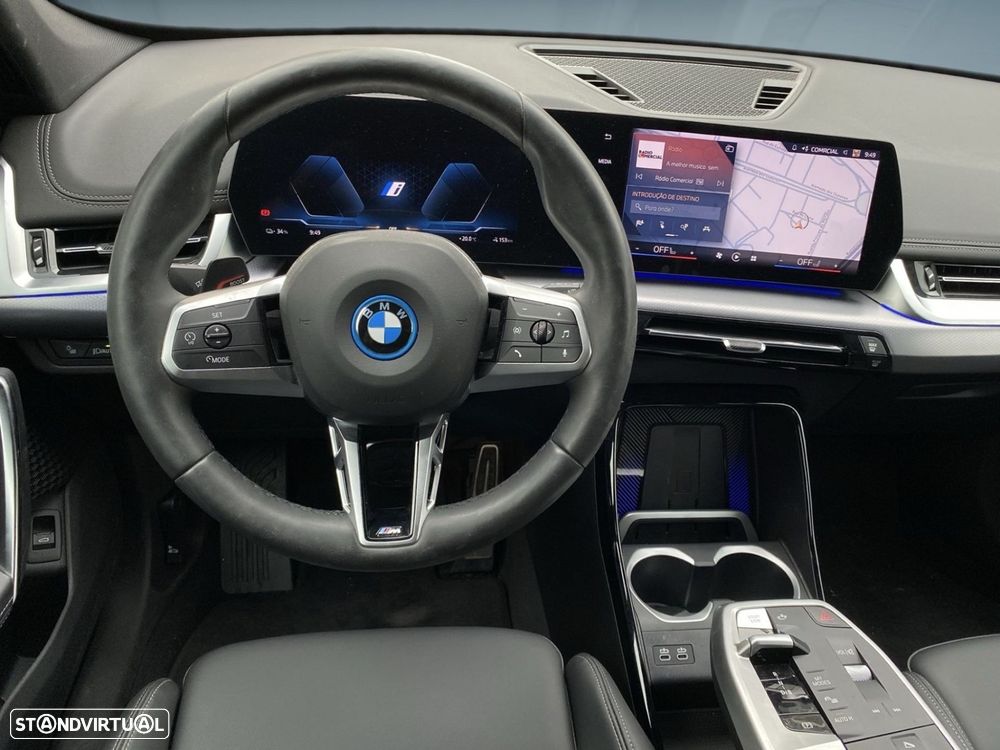 BMW iX1 eDrive20 Pack Desportivo M - 5