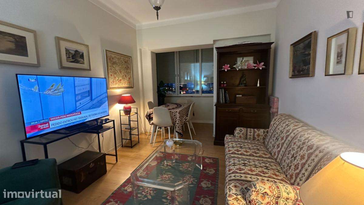 Apartamento com 1 quartos - localizado em Campolide Lisbon - Grande imagem: 2/10