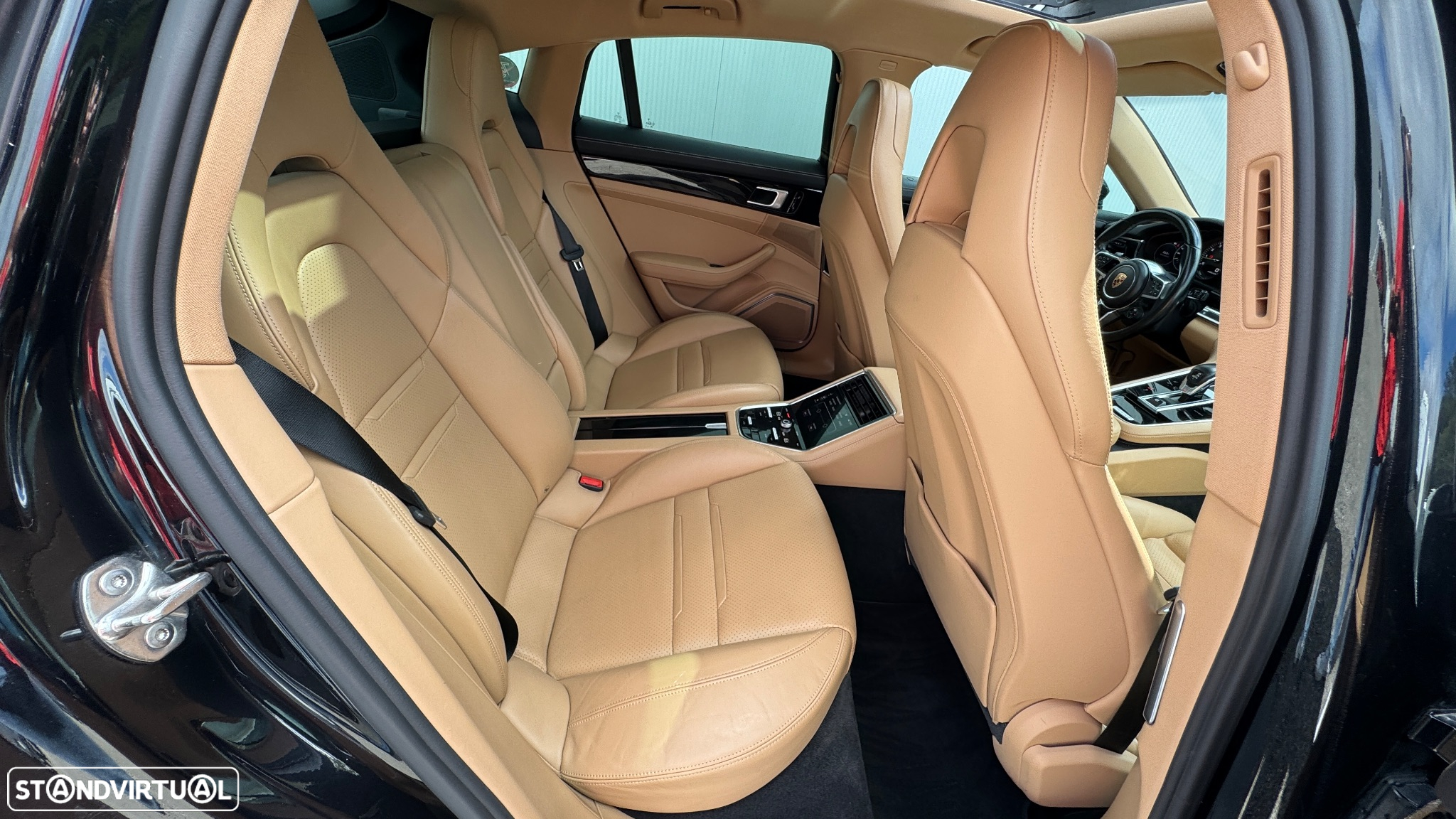 Porsche Panamera 4 E-Hybrid - 15