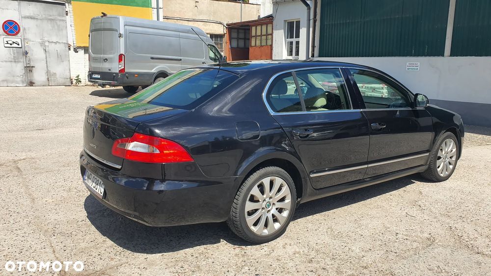 Skoda Superb 2.0 TDI Elegance DSG - 17