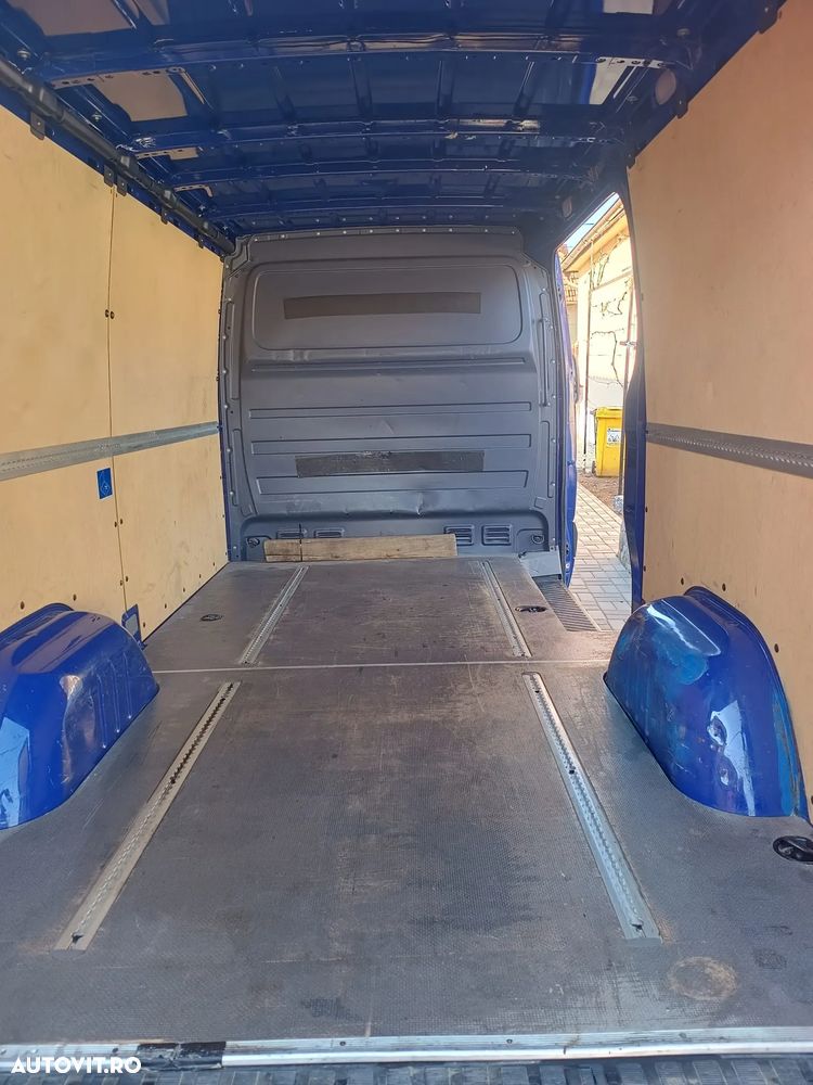 Mercedes-Benz Sprinter - 12