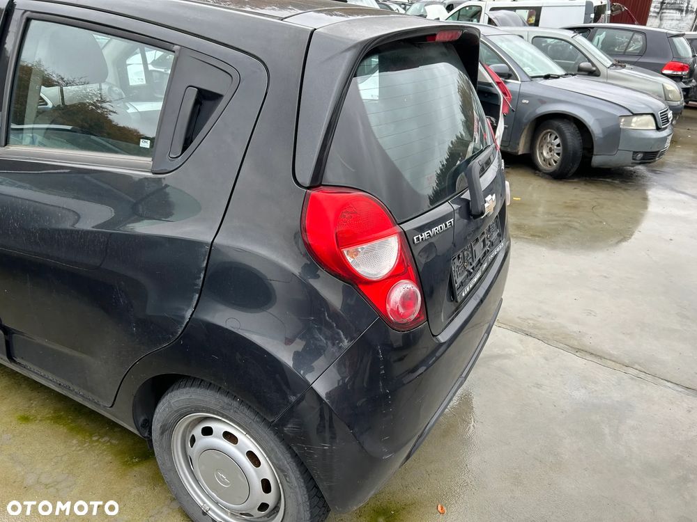 Kompletny Tył Chevrolet Spark Zderzak , lapy, klapa bagażnika, tylny pas - 4
