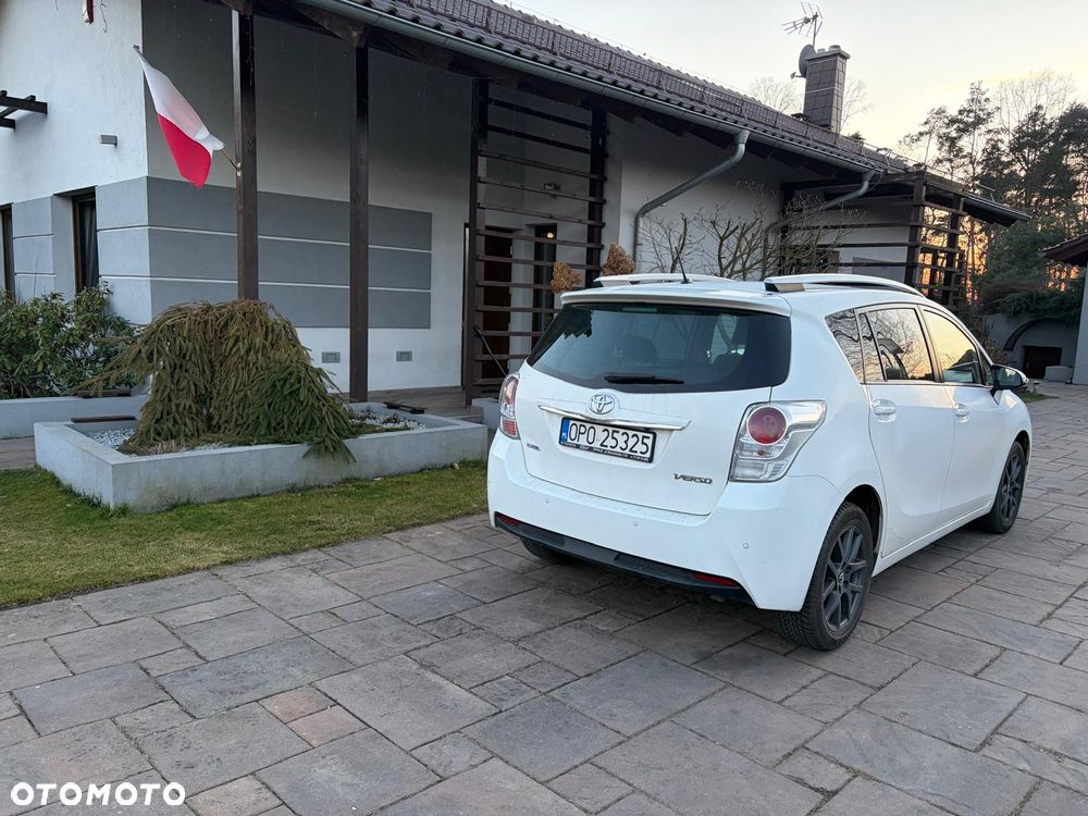 Toyota Verso 1.8 Prestige 7os - 3