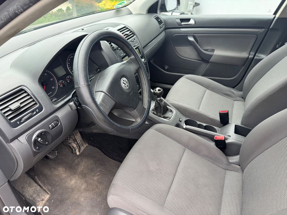 Volkswagen Golf - 28