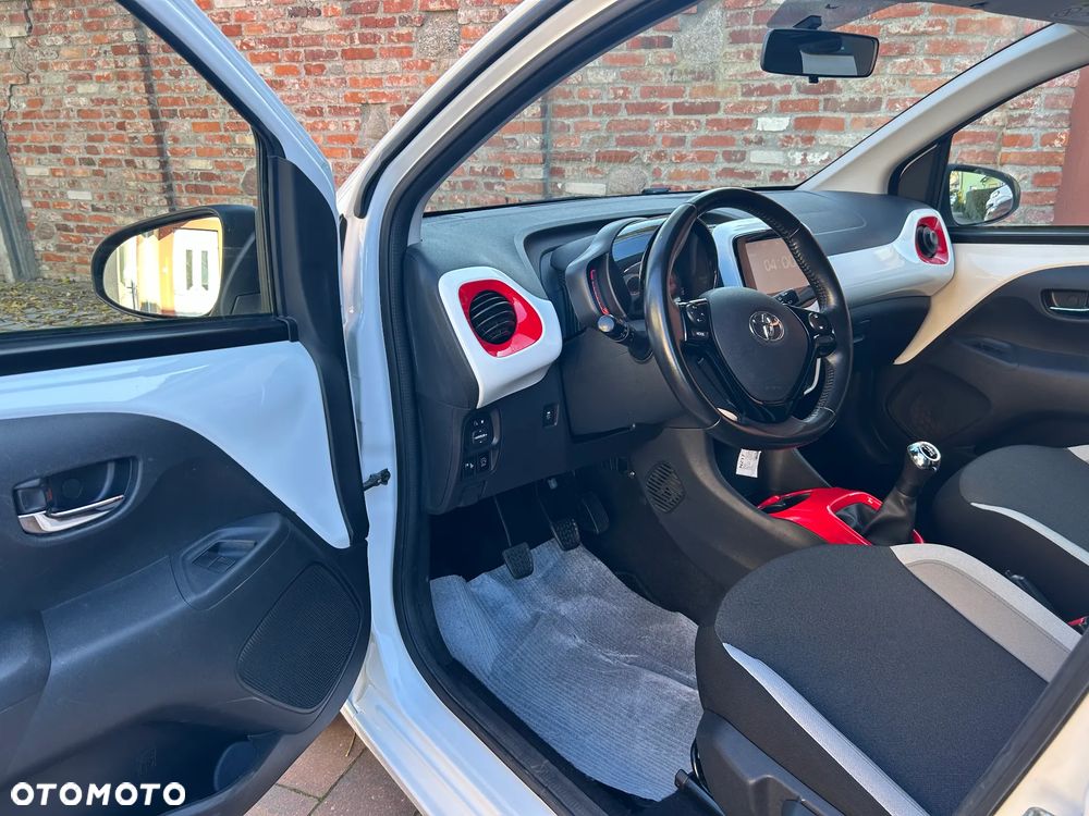Toyota Aygo x-play Edition-S - 10