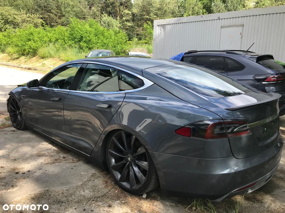Tesla Model S Performance - 4