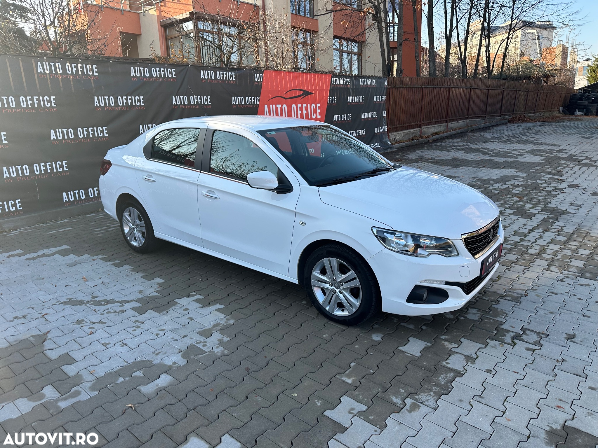 Peugeot 301 1.5 BlueHDI FAP Allure - 3