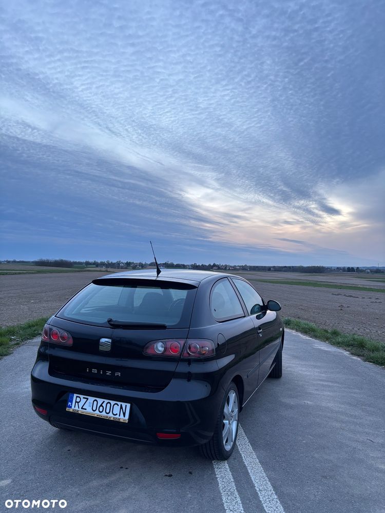 Seat Ibiza SC 1.4 16V Sport - 2