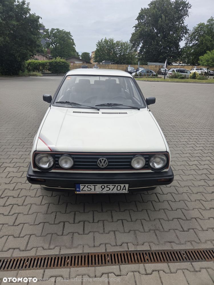 Volkswagen Golf - 1